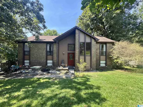 545 Southern Hills Dr, Calera, AL 35040