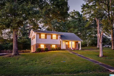 5601 Crestview Dr, Adamsville, AL 35005