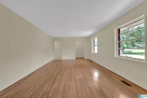 Living - 1800 Devon Dr, Jasper, AL 35501 photo 3 of 6