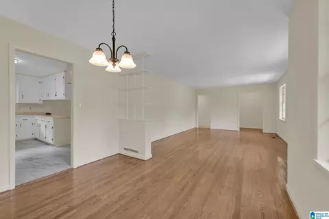 Living - 1800 Devon Dr, Jasper, AL 35501 photo 2 of 6