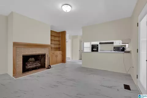 Living - 1800 Devon Dr, Jasper, AL 35501 photo 5 of 6
