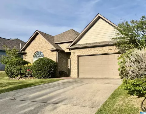476 Waterford Dr, Calera, AL 35040