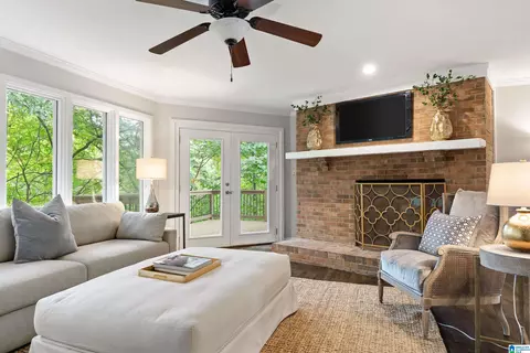 6767 Remington Cir, Pelham, AL 35124