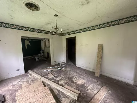 Living - 275 Commerce Ave, Dora, AL 35062 photo 1 of 3