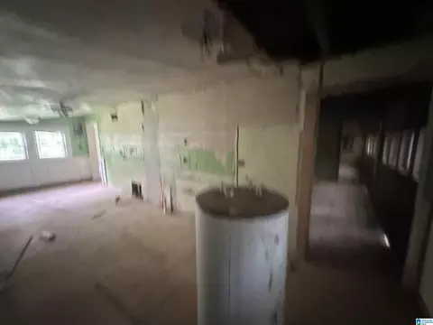 Entry Way - 275 Commerce Ave, Dora, AL 35062 photo 7 of 8