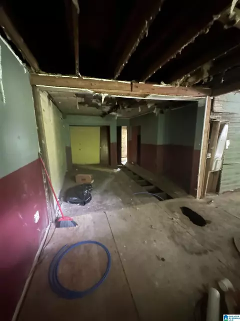 Entry Way - 275 Commerce Ave, Dora, AL 35062 photo 2 of 8