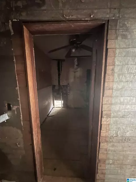 Entry Way - 275 Commerce Ave, Dora, AL 35062 photo 4 of 8
