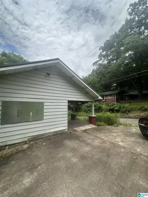 Exterior - 275 Commerce Ave, Dora, AL 35062 photo 4 of 5