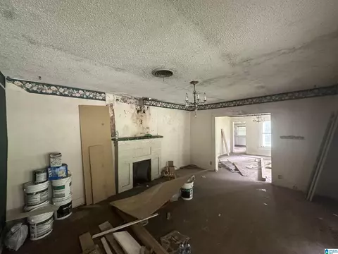 Living - 275 Commerce Ave, Dora, AL 35062 photo 2 of 3