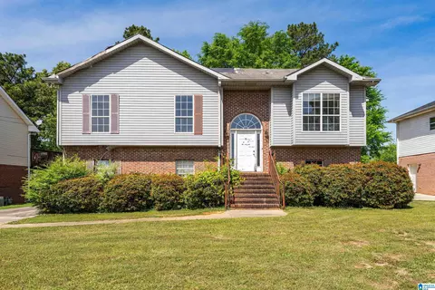 429 Surrey Cir, Bessemer, AL 35022