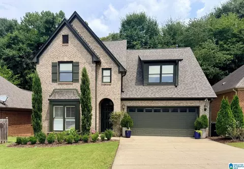 3608 Courtyard Ln, Vestavia Hills, AL 35216