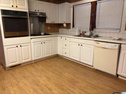 Kitchen - 9904 Corner School Rd, Warrior, AL 35180 photo 1 of 1