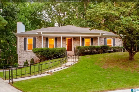 3216 Cahaba Brook Cir, Vestavia, AL 35243