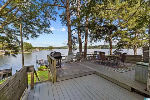 135 Canary Cir, Pell City, AL 35128