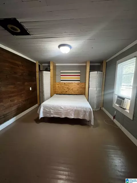 Bedroom - 301 2nd Ave N, Clanton, AL 35045 photo 1 of 2