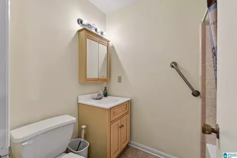 Bath - 30 Guy St, Jemison, AL 35085 photo 1 of 2