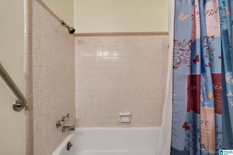 Bath - 30 Guy St, Jemison, AL 35085 photo 2 of 2