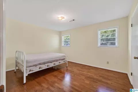 Bedroom - 30 Guy St, Jemison, AL 35085 photo 3 of 6