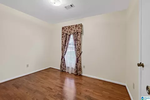 Bedroom - 30 Guy St, Jemison, AL 35085 photo 5 of 6