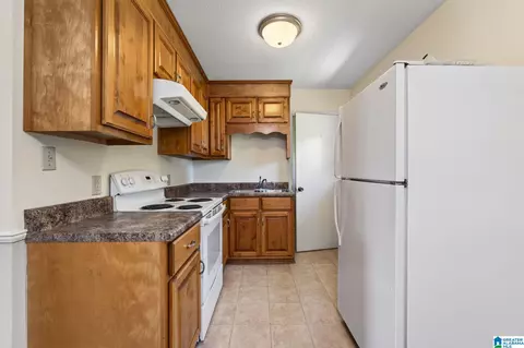 Kitchen - 30 Guy St, Jemison, AL 35085 photo 1 of 2