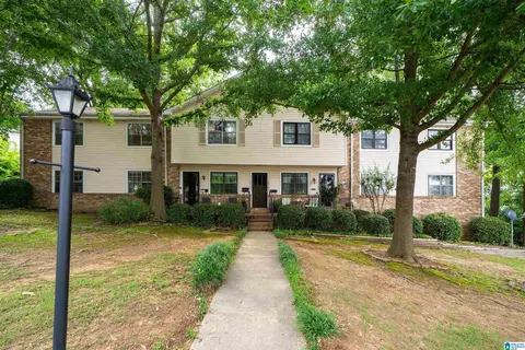 2703 Southbury Cir #2703, Vestavia Hills, AL 35216