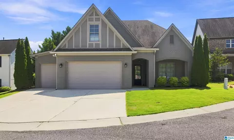 197 Lake Chelsea Dr, Chelsea, AL 35043