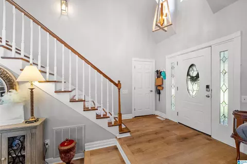 Entry Way - 637 Riverside Dr, Gadsden, AL 35903 photo 3 of 4