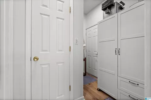 Entry Way - 637 Riverside Dr, Gadsden, AL 35903 photo 2 of 4