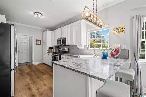 Kitchen - 637 Riverside Dr, Gadsden, AL 35903 photo 1 of 3