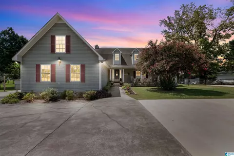 Exterior - 637 Riverside Dr, Gadsden, AL 35903 photo 3 of 13
