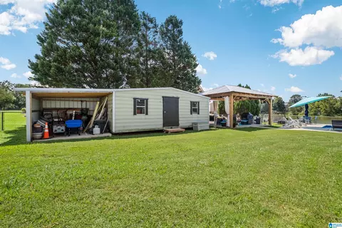 Exterior - 637 Riverside Dr, Gadsden, AL 35903 photo 10 of 13