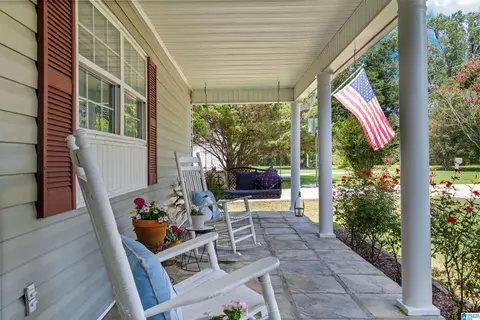 Exterior - 637 Riverside Dr, Gadsden, AL 35903 photo 2 of 13