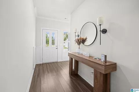 Entry Way - 9944 Hunter Pl, Warrior, AL 35180 photo 2 of 13