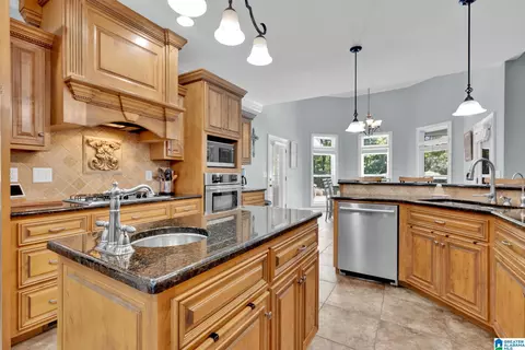 Kitchen - 596 Myrick Rd, Warrior, AL 35180 photo 6 of 7