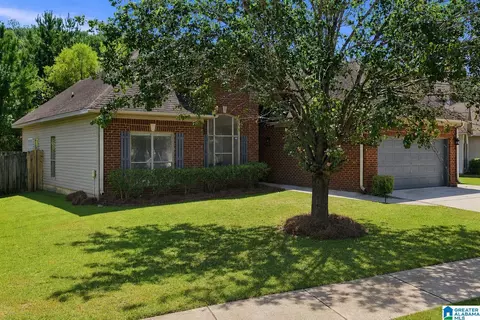 2042 Forest Lakes Ln, Sterrett, AL 35147