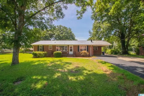 1109 Meadowbrook Dr, Oxford, AL 36203