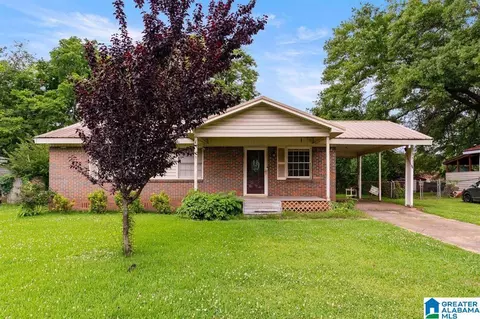 2822 Brooklane Dr, Hueytown, AL 35023
