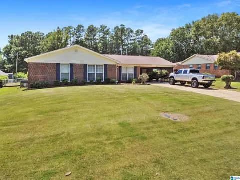 1005 Magnolia Dr, Sylacauga, AL 35150