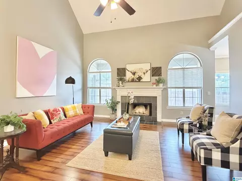 137 Saint Charles Dr, Helena, AL 35080