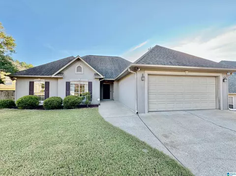 137 Saint Charles Dr, Helena, AL 35080
