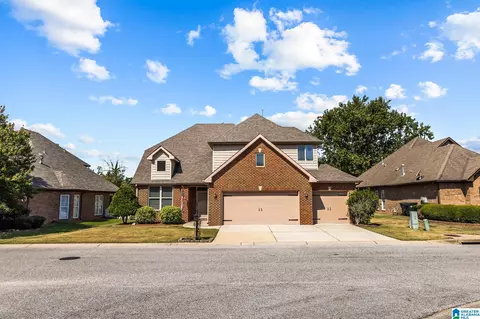 291 Creekside Ln, Pelham, AL 35124