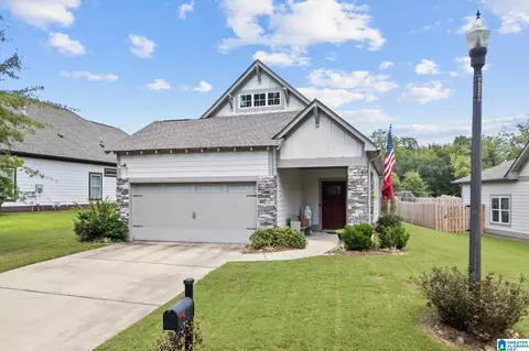2716 Village Ln, Birmingham, AL 35211