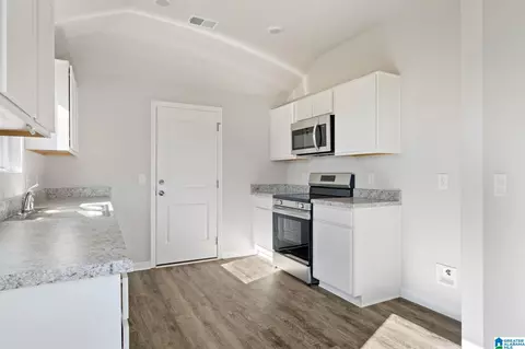 Kitchen - 792 Camden Loop, Calera, AL 35040 photo 2 of 2