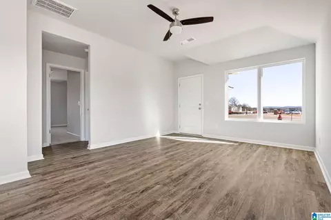 Living - 792 Camden Loop, Calera, AL 35040 photo 2 of 4