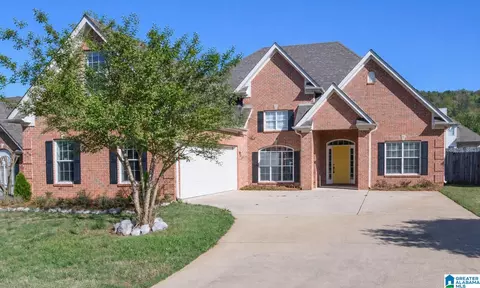 593 Forest Lakes Dr, Sterrett, AL 35147
