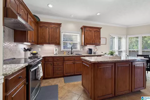 Kitchen - 807 Ola St, Clanton, AL 35045 photo 2 of 4