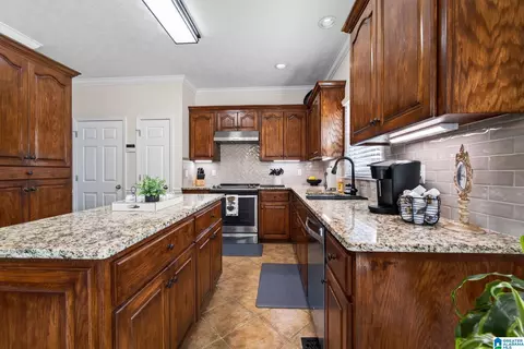 Kitchen - 807 Ola St, Clanton, AL 35045 photo 3 of 4