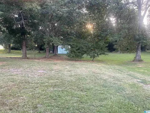 Exterior - 807 3rd St, Clanton, AL 35045 photo 1 of 1