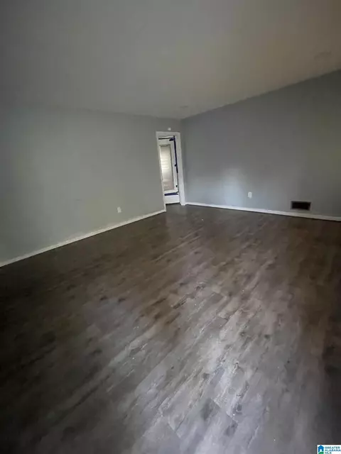 Living - 807 3rd St, Clanton, AL 35045 photo 1 of 1