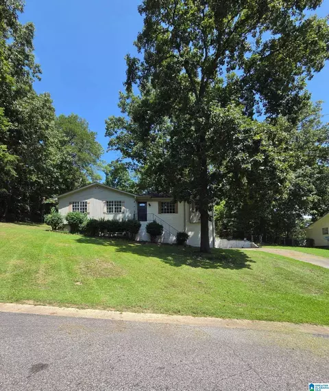 300 Kimbo Dr, Center Point, AL 35215